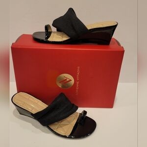 Adriane Vittadini Sandals Toe ring low wedges, Size 7 1/2